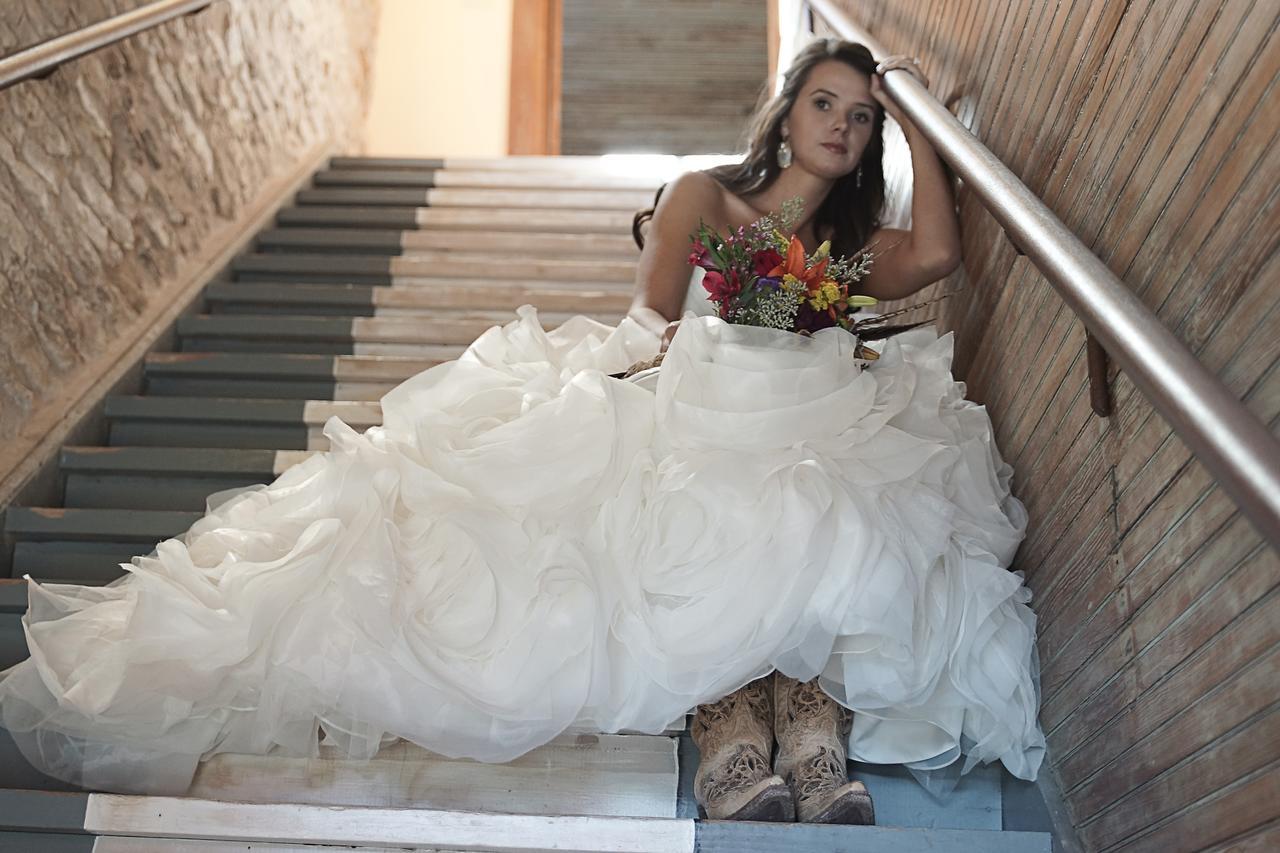 Upstairs Inn Hico Bagian luar foto